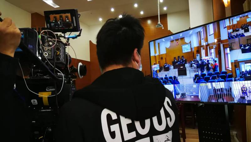 AI生成VS人工创意——莒南县广告片拍摄公司的技术浪漫主义实践